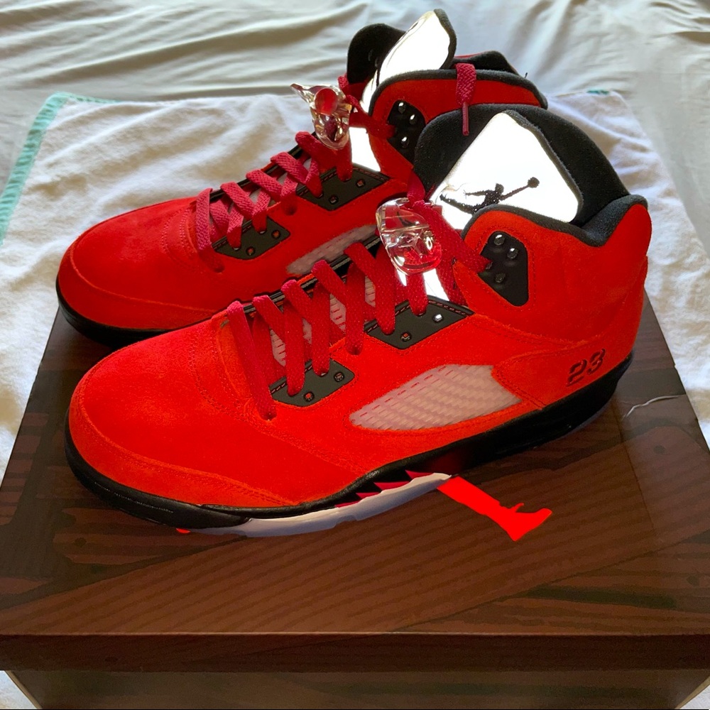 Air Jordan 5 Toro Bravo